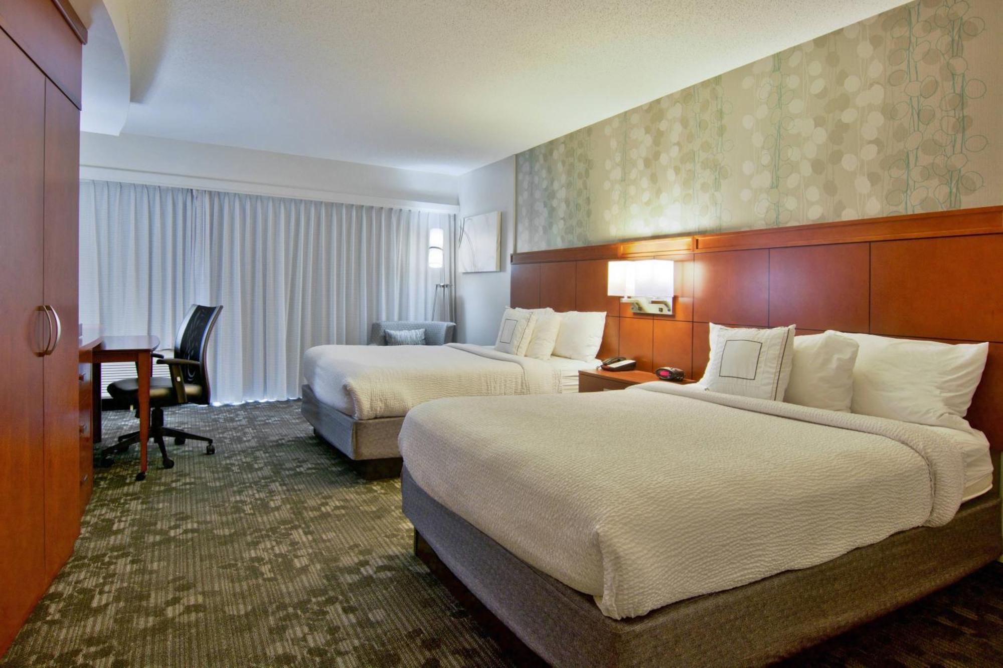 Courtyard By Marriott Кларксвилл Экстерьер фото