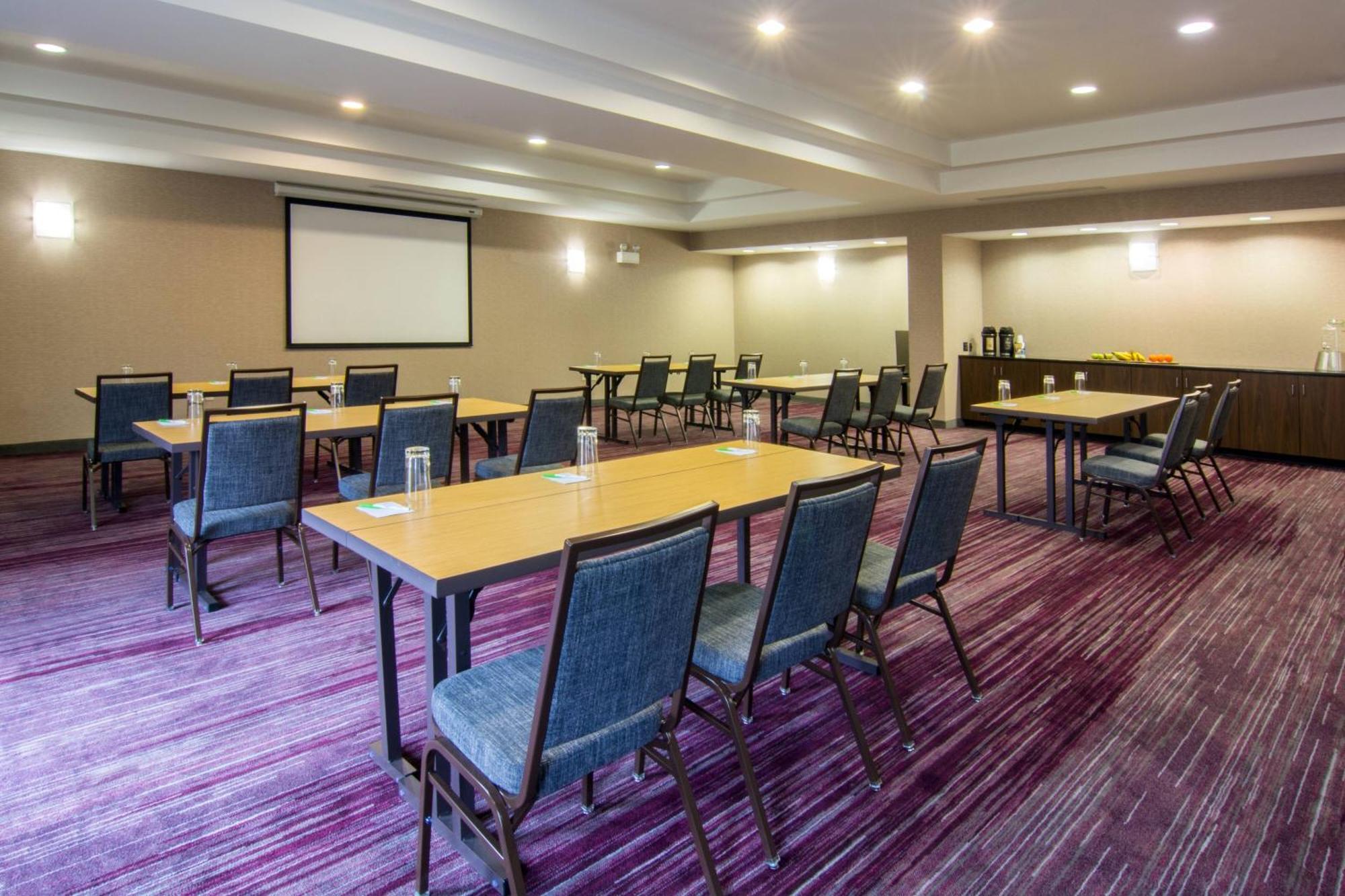 Courtyard By Marriott Кларксвилл Экстерьер фото