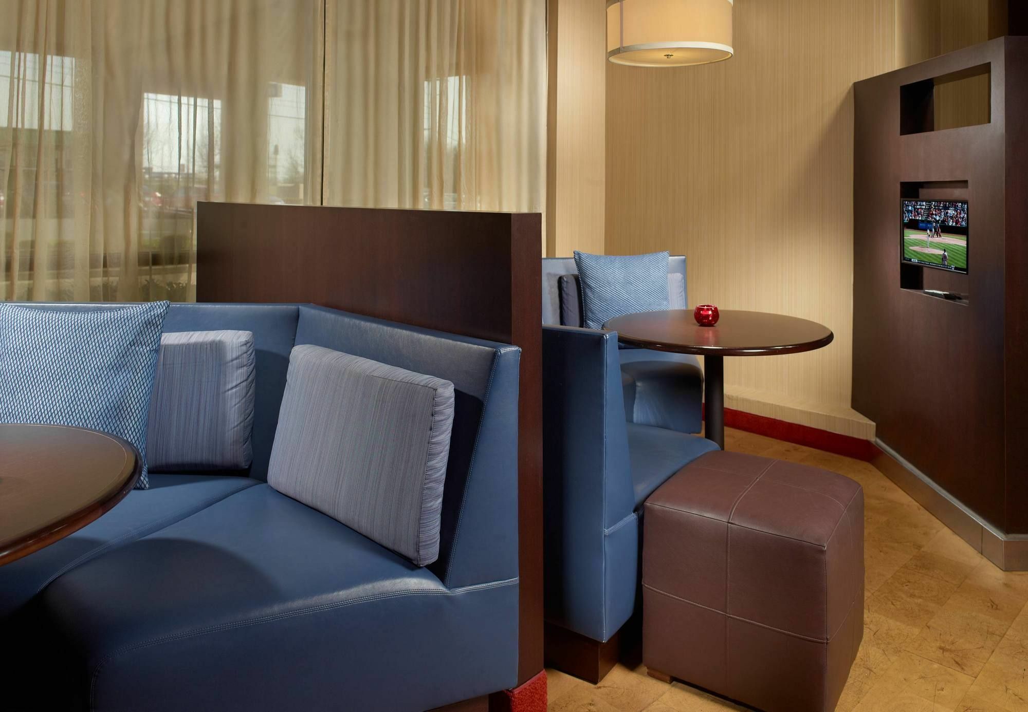 Courtyard By Marriott Кларксвилл Экстерьер фото