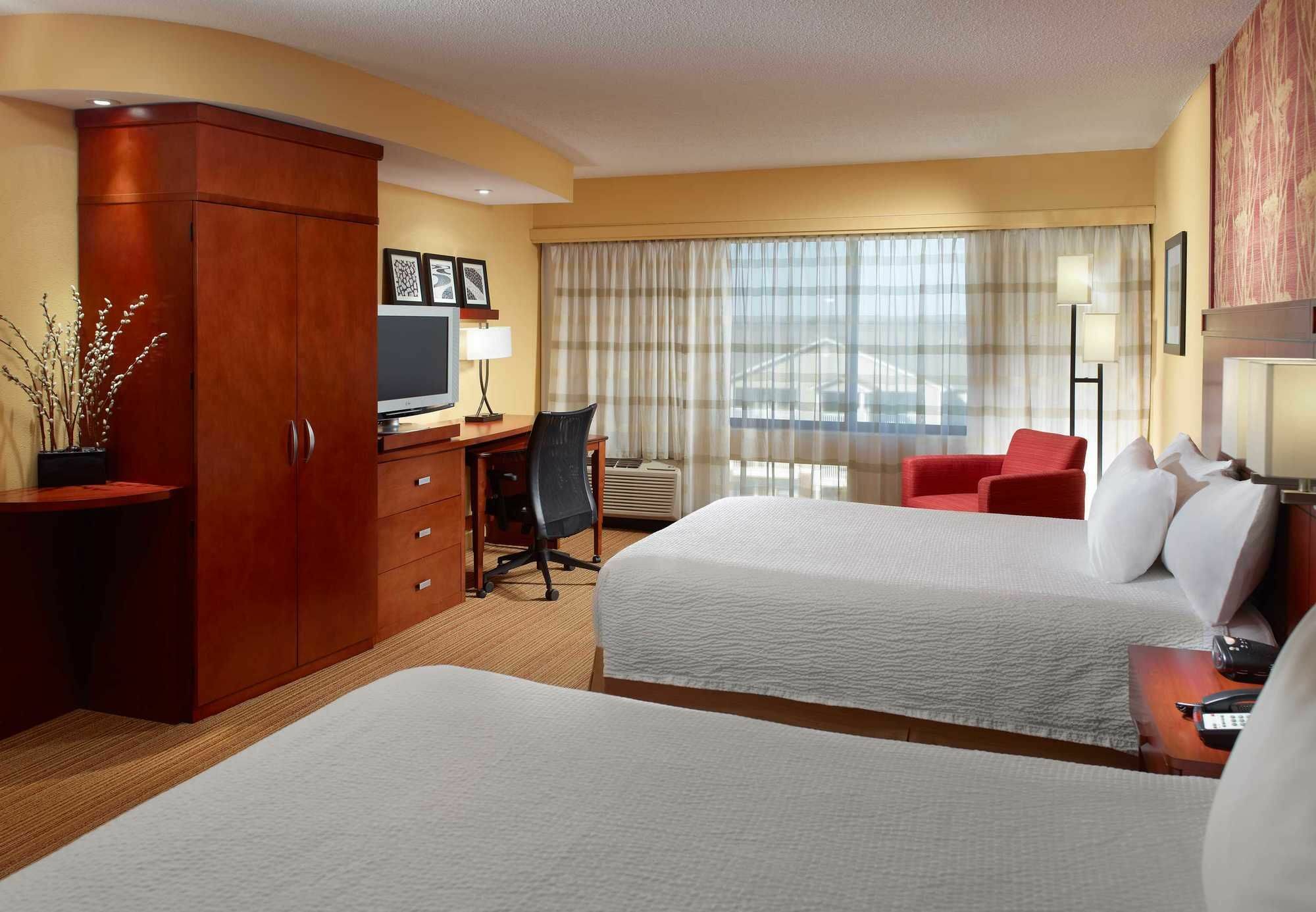 Courtyard By Marriott Кларксвилл Экстерьер фото
